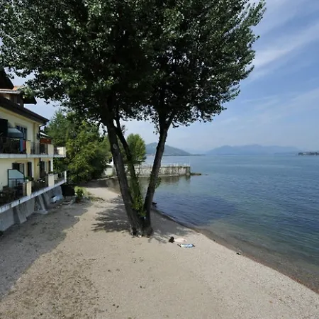 Darsena Madre Apartment *